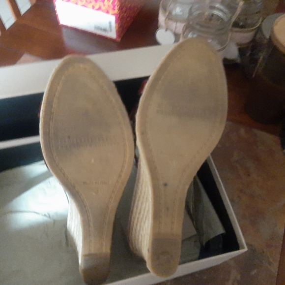 Shoes - Picture 4 of 4